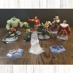 Disney Infinity Marvel characters, game crystal, and 2 power discs